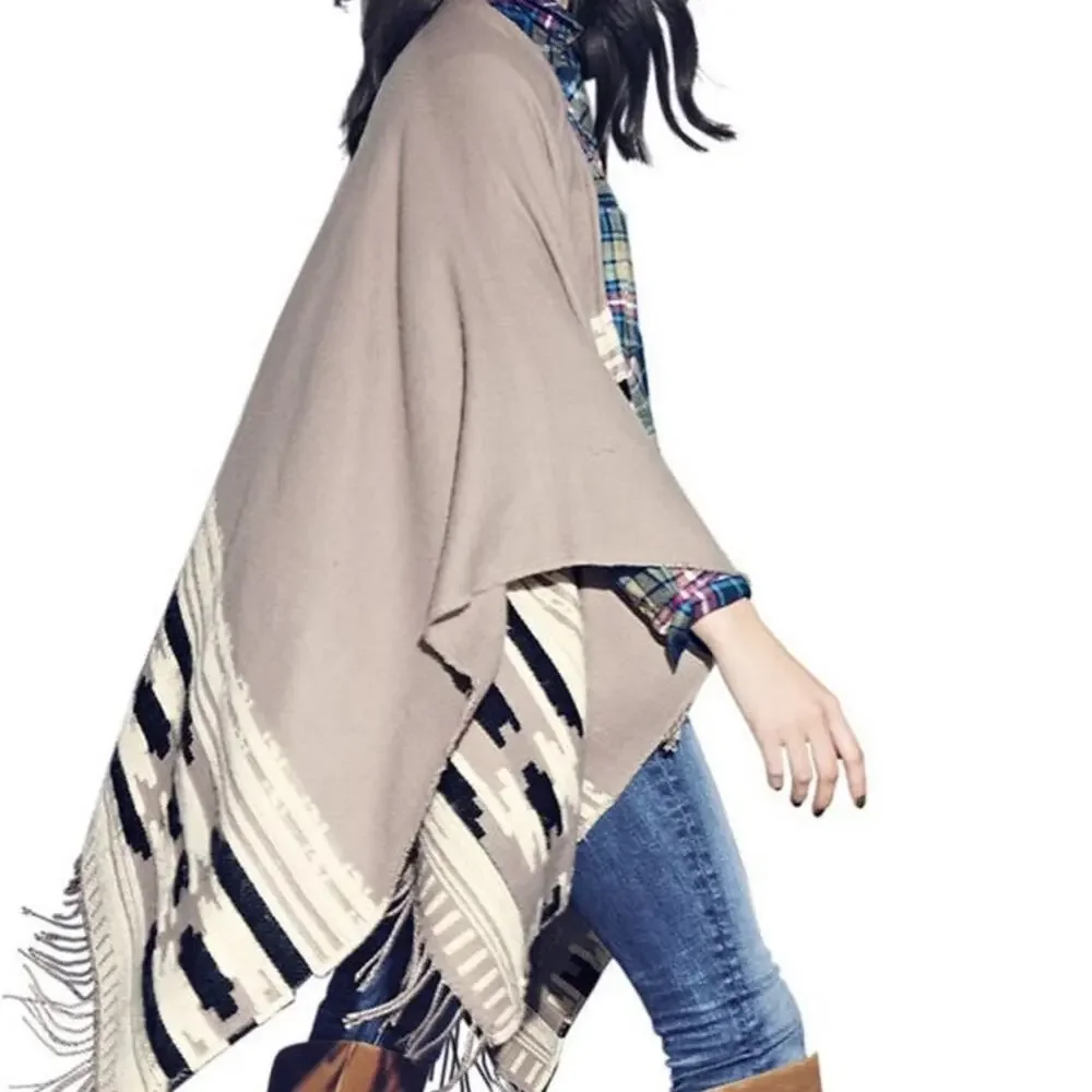 Vince Camuto Geometric Weave Taupe Cape/Poncho One Size